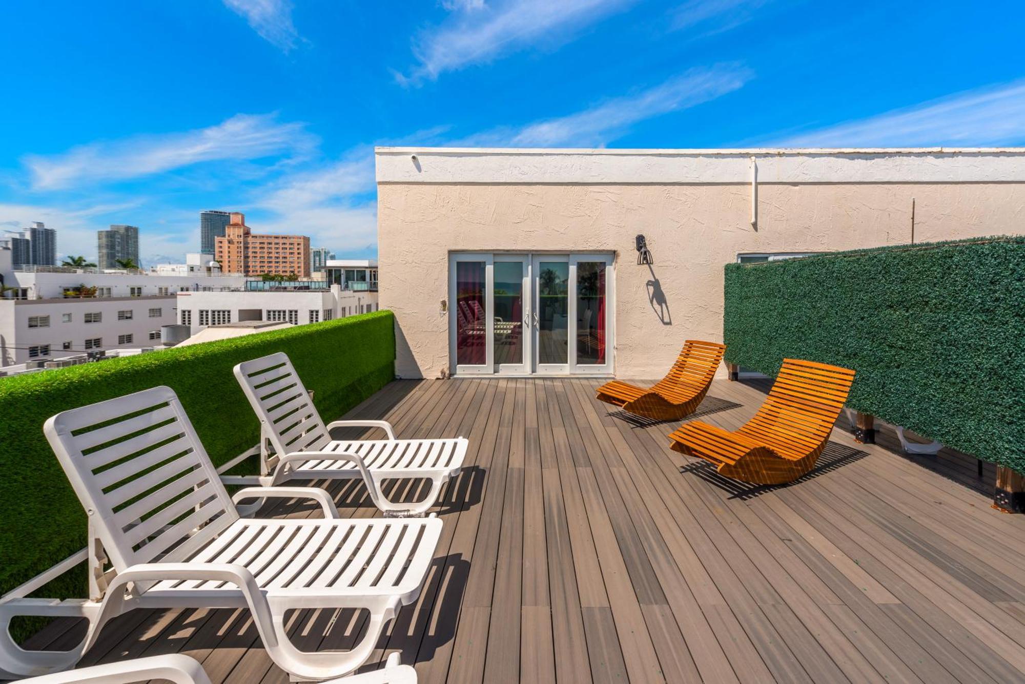 Sobe Suites In Miami Beach Exterior photo